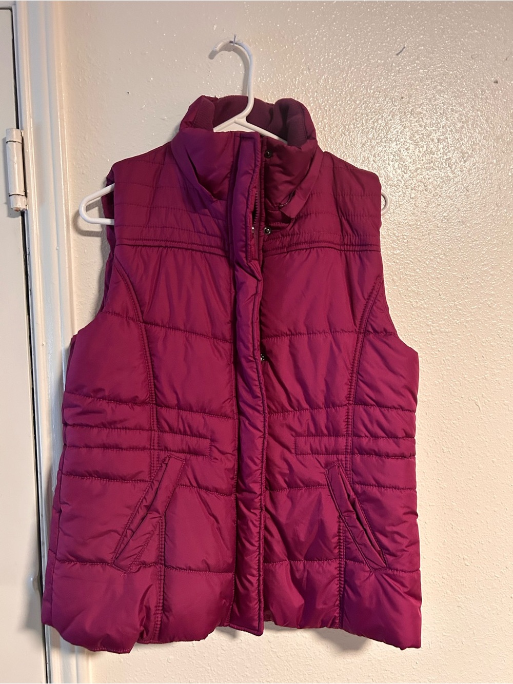 New York and Co Women's Fuchsia purple Quilted Vest